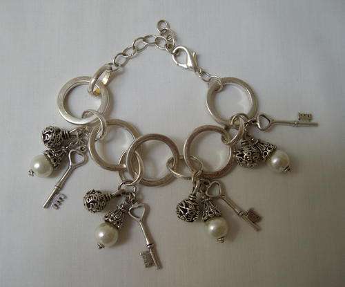 MCC ATELIER LARGE LINK CHAIN & BURNISHED SILVER-TONE CHARM BRACELET