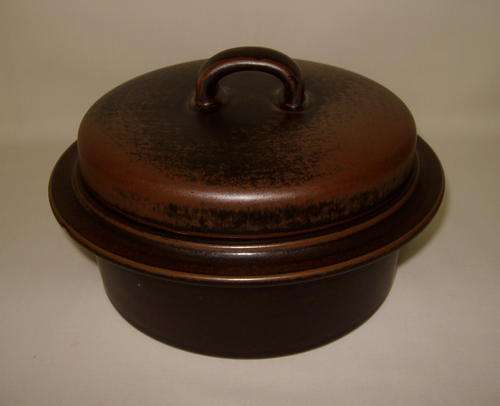 RETRO SCANDINAVIAN ARABIA 'RUSKA' 18.5cm ROUND CASSEROLE & LID by ULLA PROCOPE c1970's