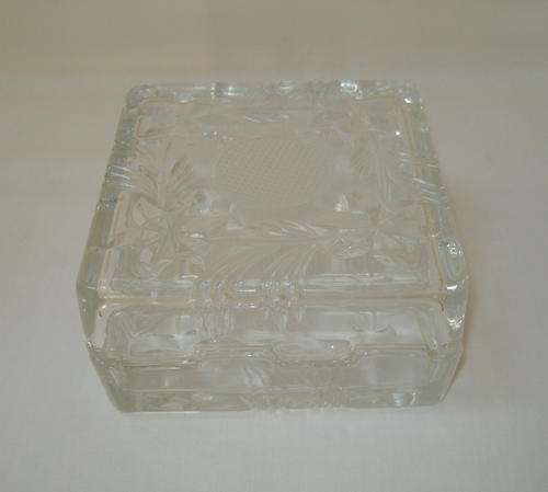 VINTAGE PRESSED GLASS TRINKET BOX & COVER