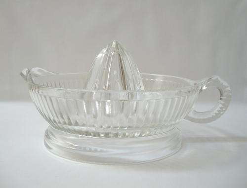 VINTAGE LARGE PRESSED GLASS CITRUS JUICER
