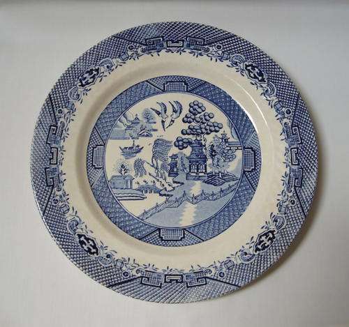 VINTAGE BARRATTS of STAFFORDSHIRE BLUE WILLOW 25.5cm DINNER PLATE c1945+