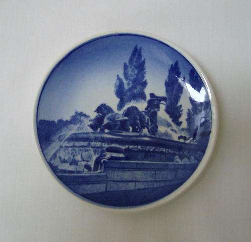 VINTAGE ROYAL COPENHAGEN 'GEFION SPRINGVANDET' MINIATURE PLATE c1935-1969
