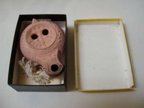 VINTAGE BOXED ANTIQUITIES OF THE HOLY LAND SOUVENIR ANCIENT ISRAELI OIL LAMP
