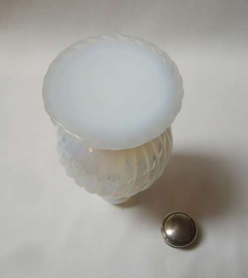 VINTAGE FRENCH OPALINE GLASS SCENT BOTTLE with BIRMINGHAM HALLMARKED STERLING SILVER TOP c1929-1930