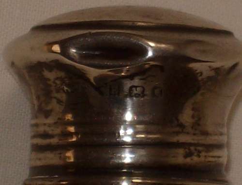 VINTAGE FRENCH OPALINE GLASS SCENT BOTTLE with BIRMINGHAM HALLMARKED STERLING SILVER TOP c1929-1930