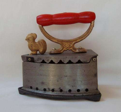 ANTIQUE STYLE CAST IRON ROOSTER COAL IRON