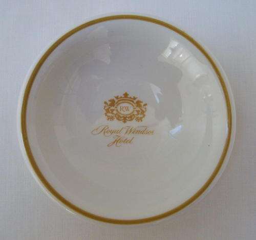 VINTAGE DUDSON BROTHERS 'ROYAL WINDSOR HOTEL' SOUVENIR BOWL
