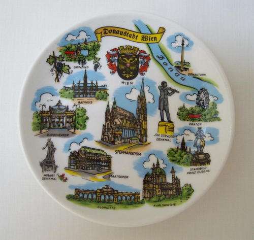 SOUVENIR MINIATURE PLATE ~ VIENNA
