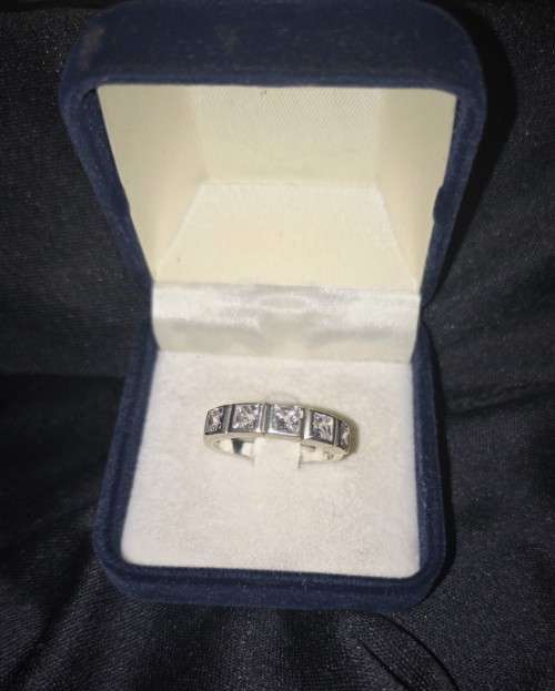 MAGNIFICENT SOLID 925 STERLING SILVER RING!!!