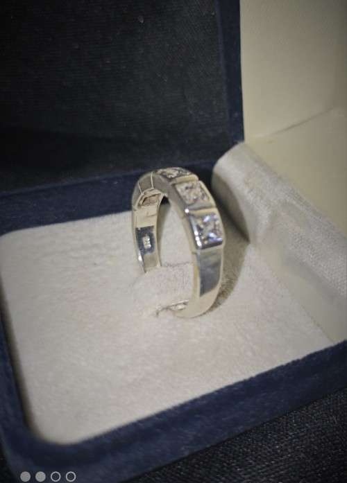MAGNIFICENT SOLID 925 STERLING SILVER RING!!!