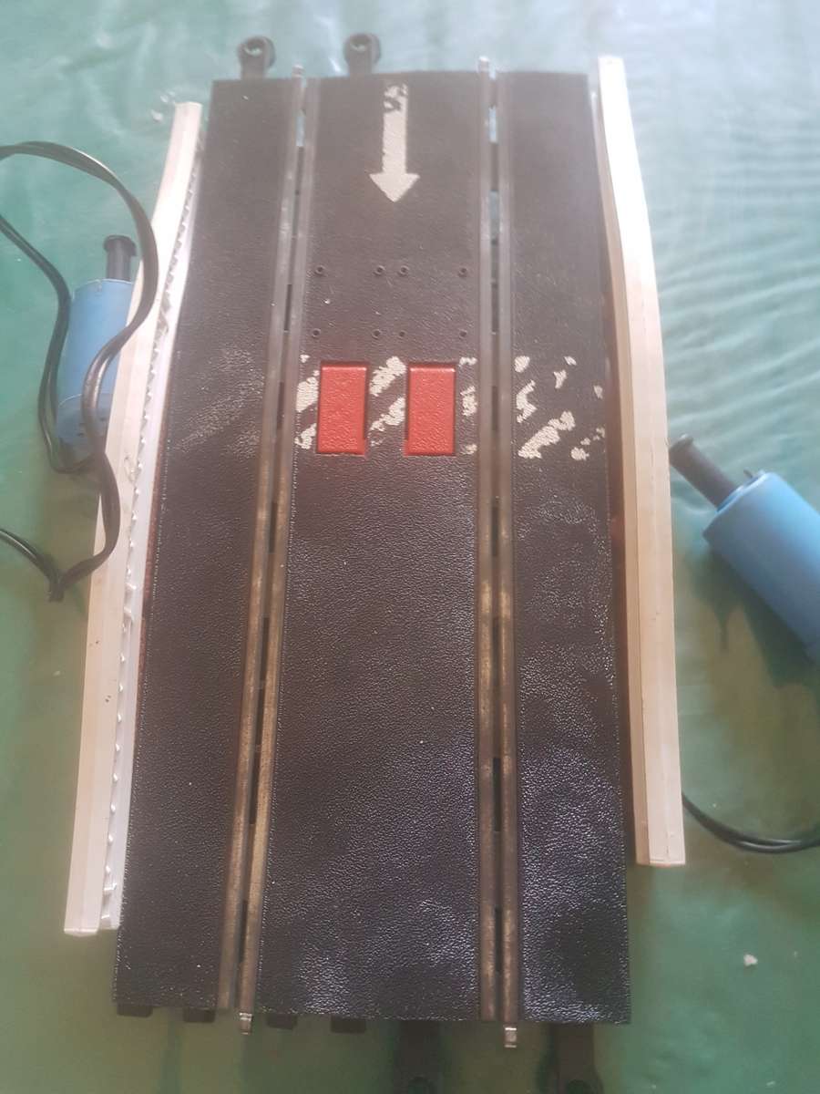 Scalextric pop up bridge