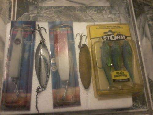 Fishing Lures/Spoons/Plugs/Paddletails