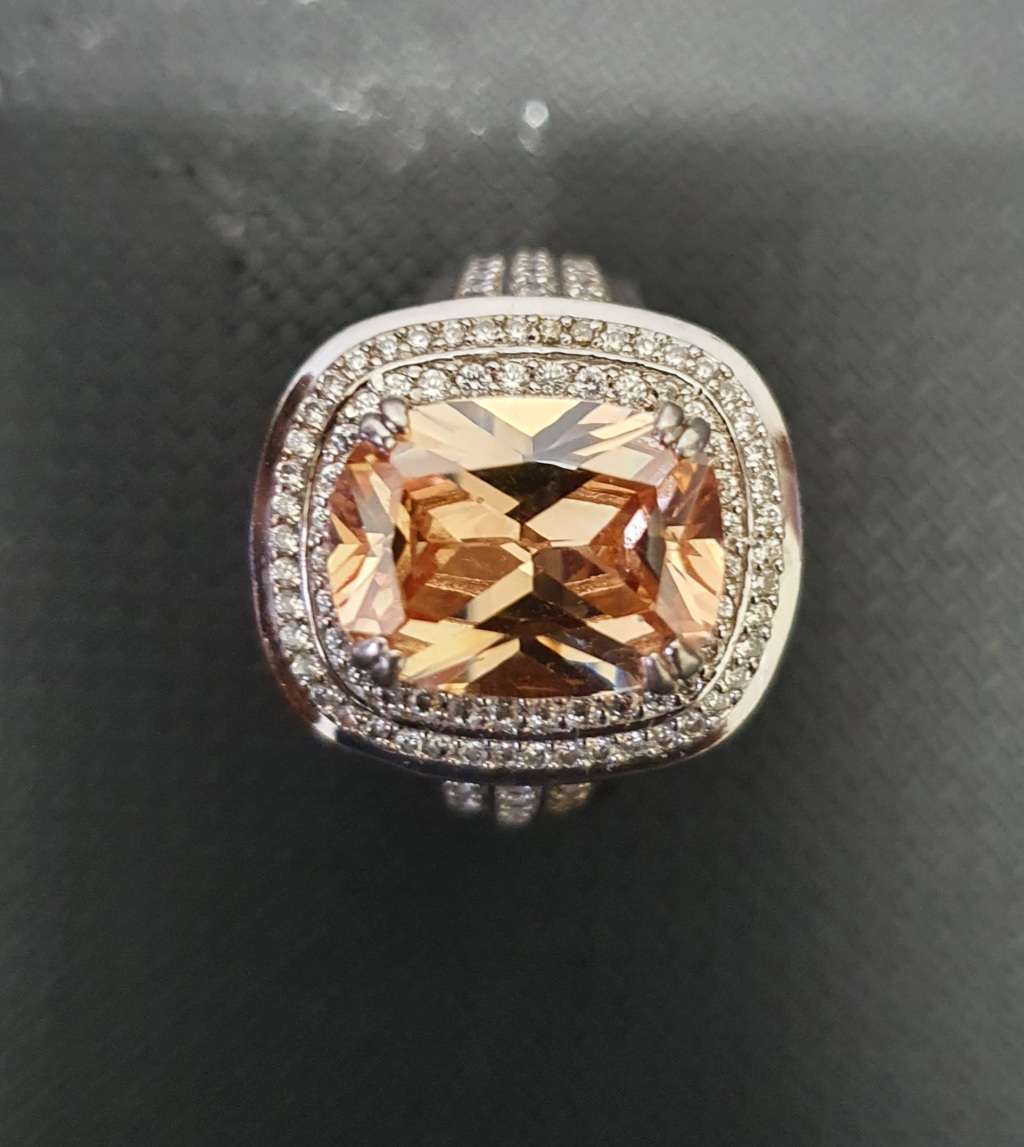 HALLMARKED 925 Sterling Silver Ring Morganite Stone.