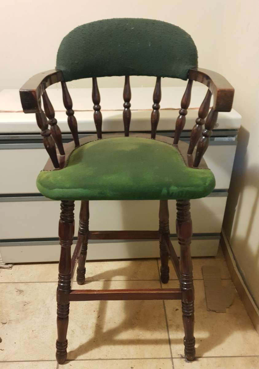 RARE ANTIQUE SOLID OAK PADDED PUB / BAR  STOOL.