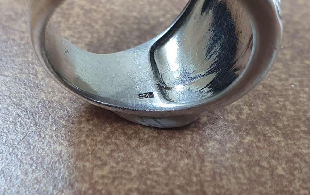 HEAVY & THICK HALLMARKED  925 SILVER LADIES RING.