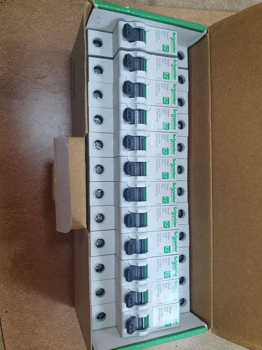 BRAND NEW 1 POLE `SCHNEIDER Acti9` SERIES Circuit Breaker.