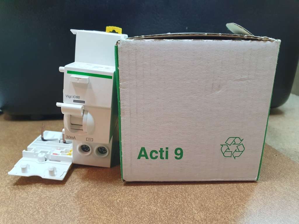 BRAND NEW  SCHNEIDER Acti9 SERIES  VIGI-IC60 EARTH LEAKAGE SWITCH.