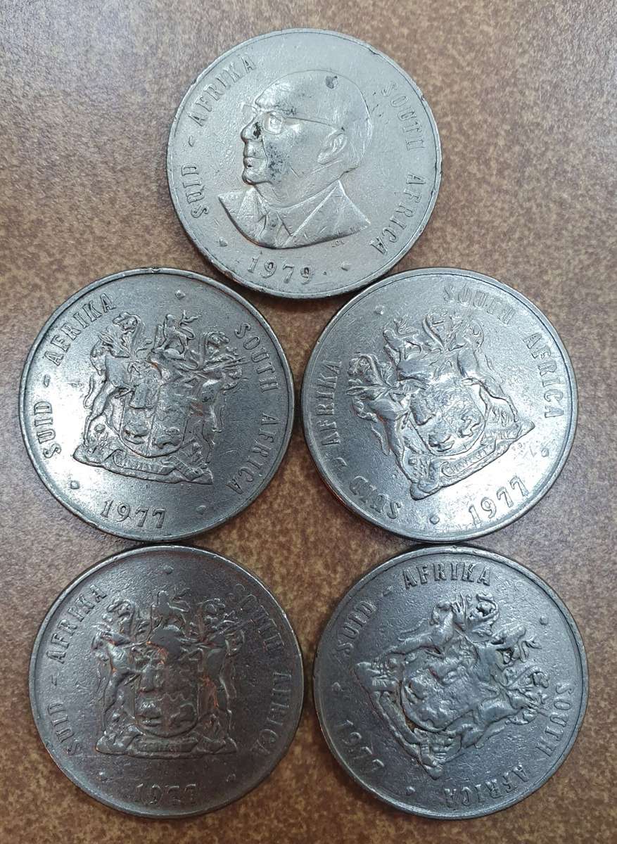 5 x OLD SOUTH AFRICAN R1 COINS.