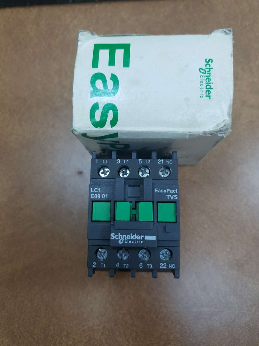 BRAND NEW SCHNEIDER EasyPact SERIES TVS CONTACTOR.