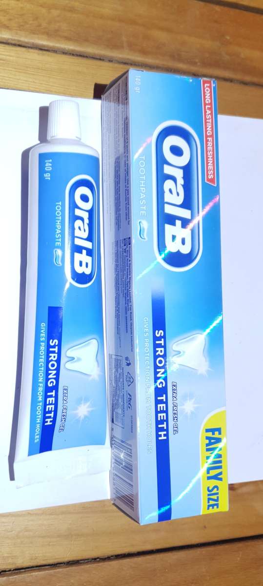CLEARANCE SALE - ORAL B EXTRA FRESH GEL 140gm FAMILY PACK LARGE TOOTHPASTE.