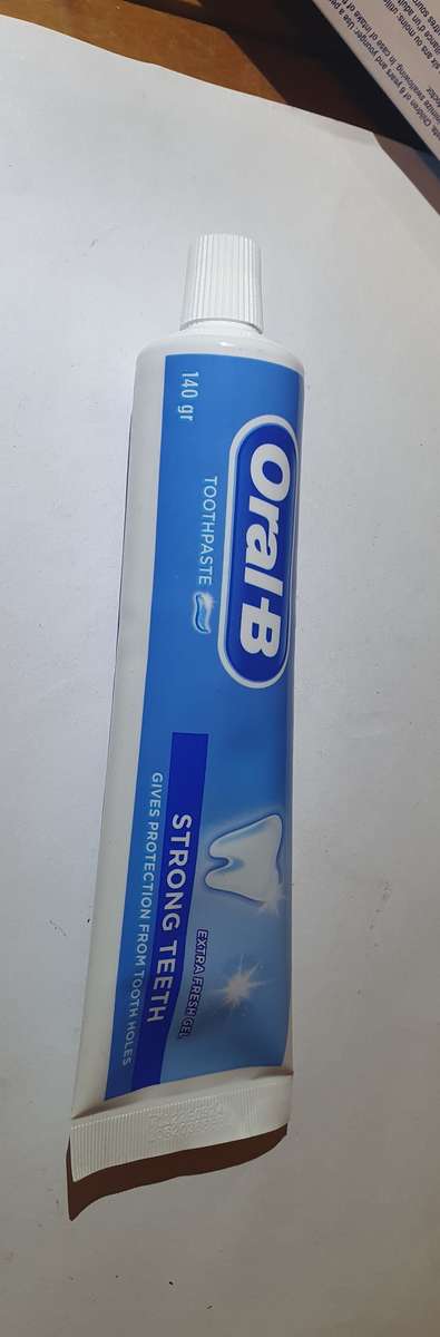 CLEARANCE SALE - ORAL B EXTRA FRESH GEL 140gm FAMILY PACK LARGE TOOTHPASTE.