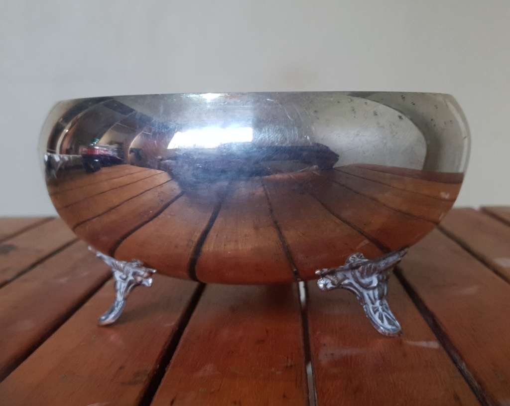 Vintage Three legged Silver Plated padestal Soup Taureen by Essari - Canada.