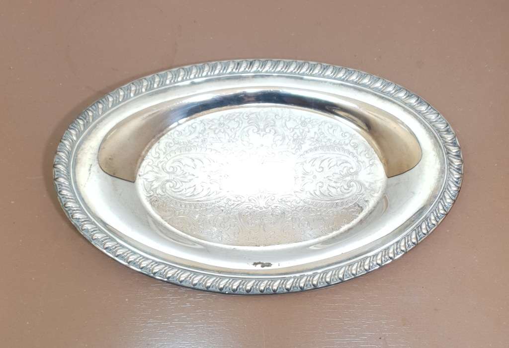 Demo Stock - Beautiful Silver Plated Fruit / Snack tray in excellent condition.