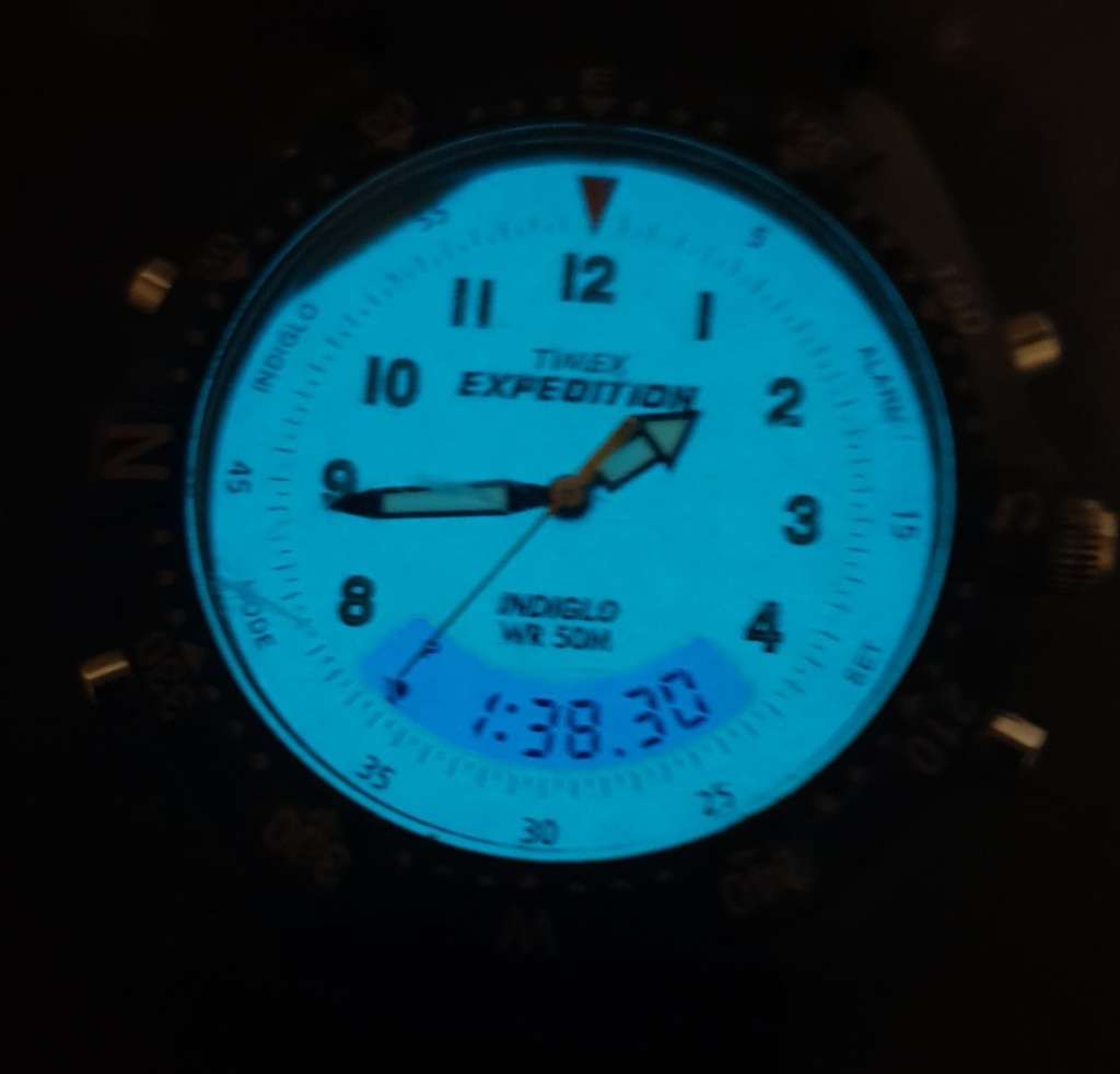 Vintage Timex - Expedition model rugged Indiglow dual mode swiss gents wrist watch.