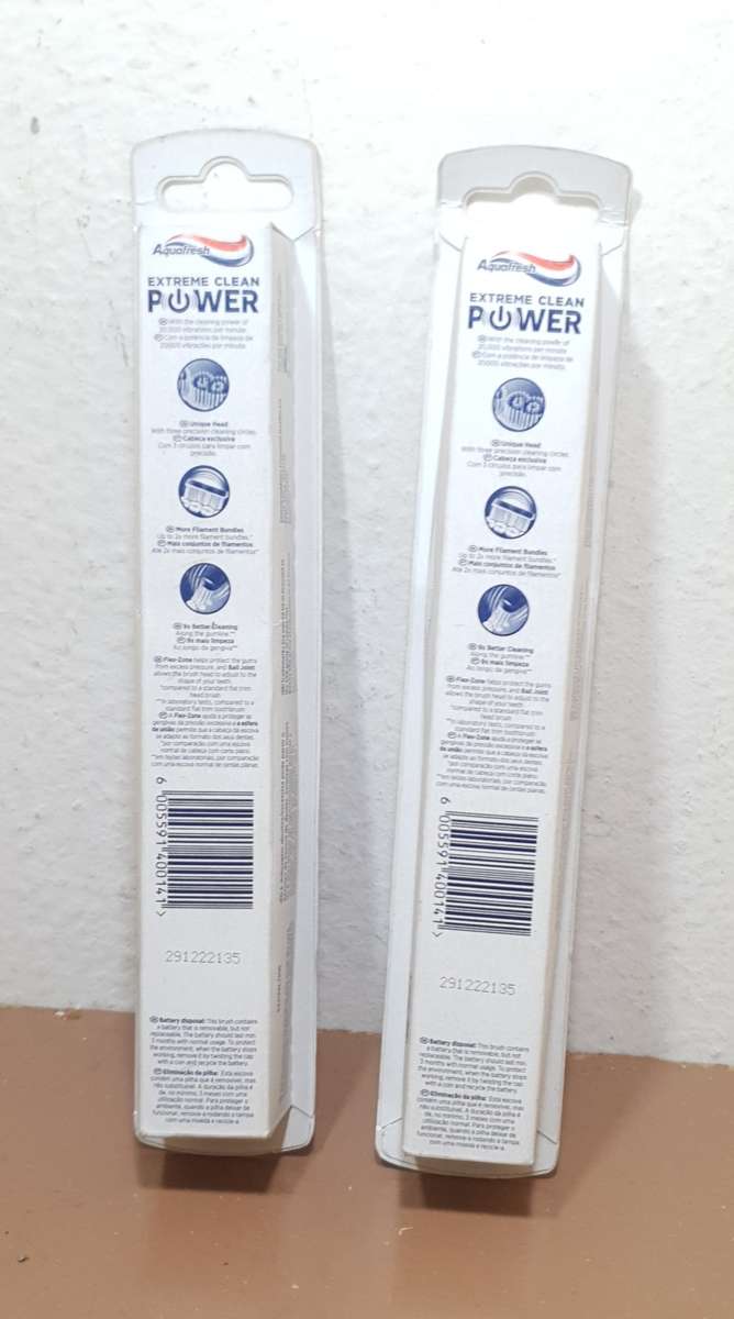 New Aquafresh Extreme Clean Battery powered electric toothbrush