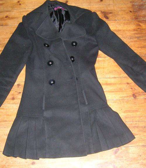 STUNNING YDE BRAND BLACK JACKET WITH BELT!!!