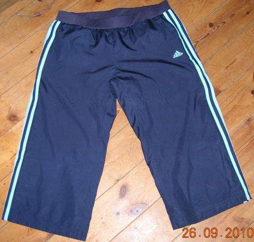 ADIDAS 3/4 NAVY WITH STRIPES SHORTS!!