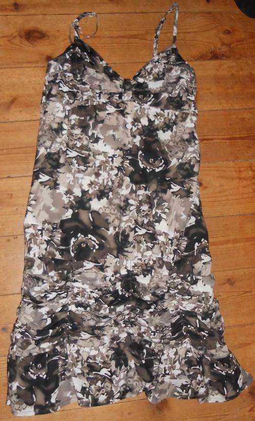 YDE BLAKE BRAND DRESS!