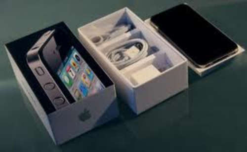 Apple iPhone 4 16GB Black - MINT CONDITION!!
