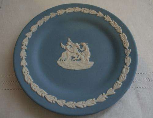 Decorative Plate, 'Wedgwood' look, Bathing Pegasus Motive.