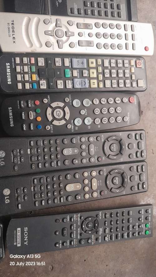 ASSORTED LOT OF REMOTES QUANTITY OF 27