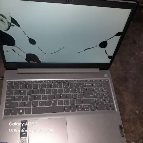 LENOVO IDEAPAD 3 81WQ NEEDS SCREEN