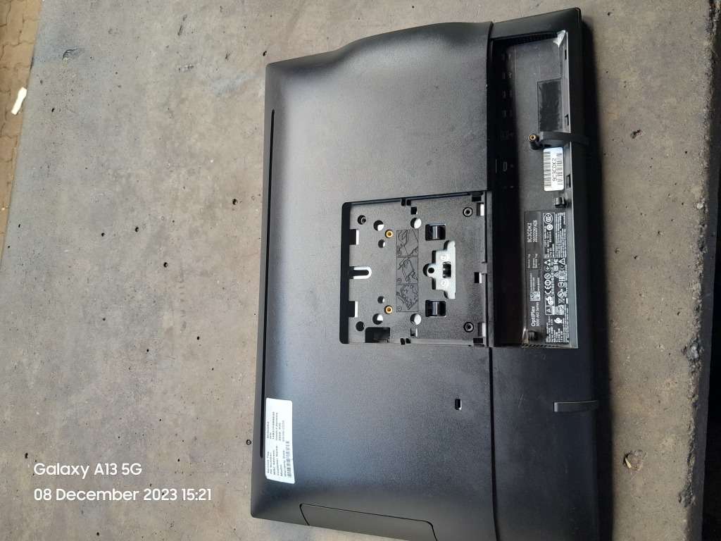 LATE ENTRY DELL OPTIPLEX 3050 i3 7th Gen ALL IN ONE PC