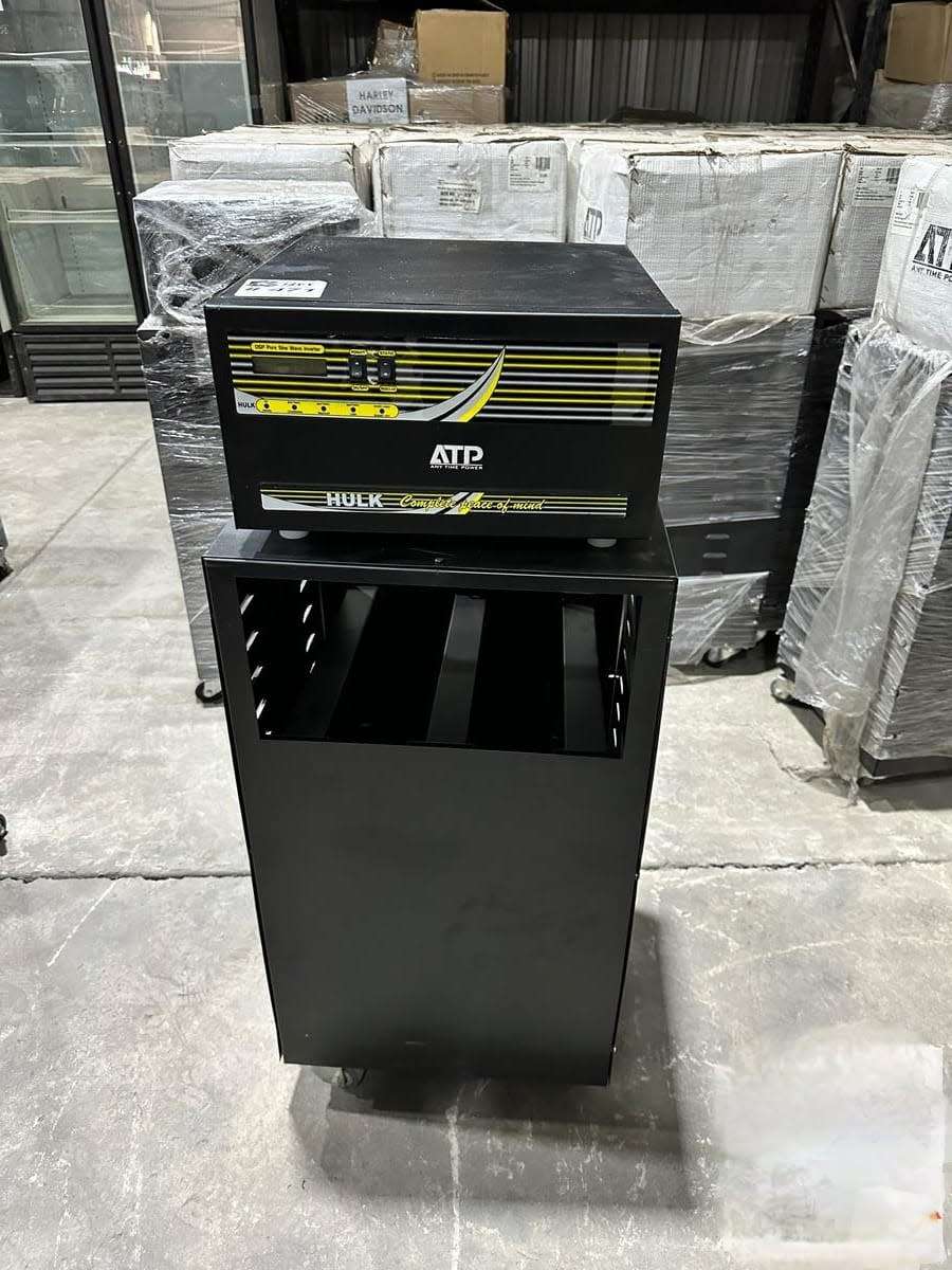 Heavy duty Solar DSP Pure Sine 3.5kv inverter in box and new condition