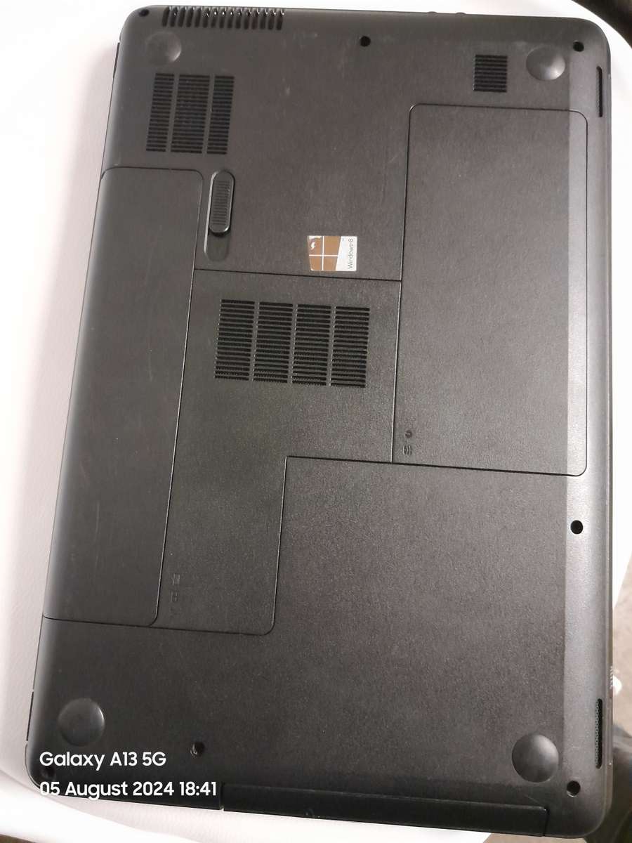 HP 2000 CORE i3 311M 8GB 240GB SSD