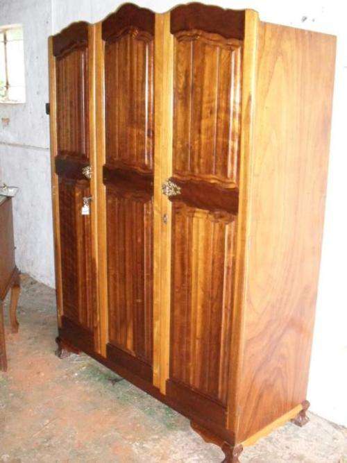 STUNNING BALL & CLAW STINKWOOD WARDROBE(REDUCED)