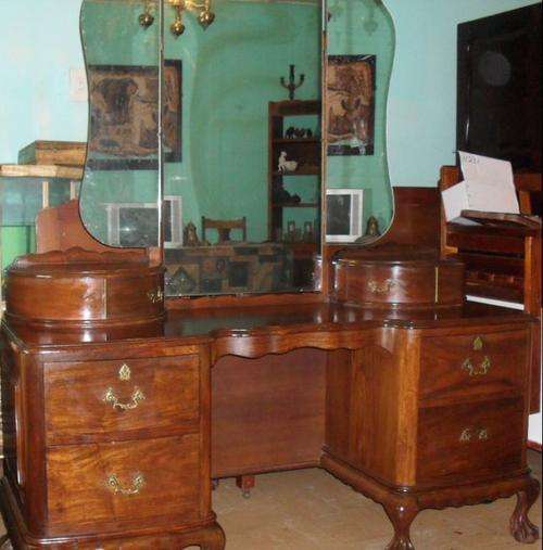 WOW!!!LOOK AT THIS DRESSER WOW!!!