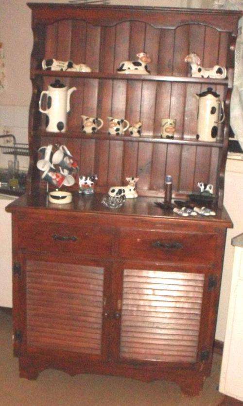 'MUST HAVE" KITCHEN CUPBOARD