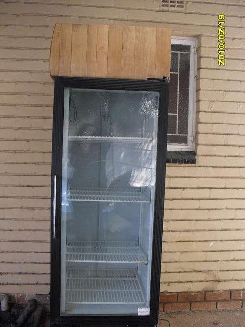 COLLECTIBLE PEPSI & BEVERAGE DISPLAY FRIDGE