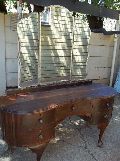 VINTAGE IMBUIA KIDNEY SHAPE BALL & CLAW  DRESSING TABLE