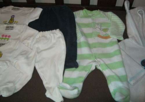Lot of 11 babies' clothing, all newborn but 1 - R13.64 per item.