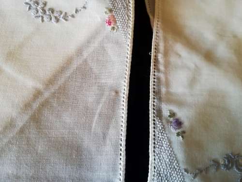 Vintage Embroidered Handkerchiefs (4)