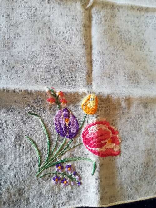 Vintage Embroidered Handkerchiefs (8)