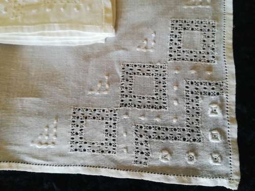 Vintage Embroidered Handkerchiefs (2)