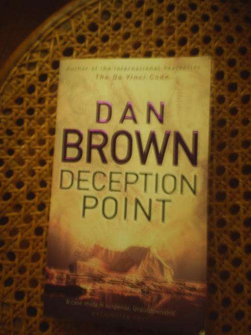 Deception Point - Dan Brown (Paperback)