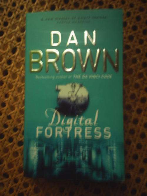Digital Fortress - Dan Brown (Paperback)